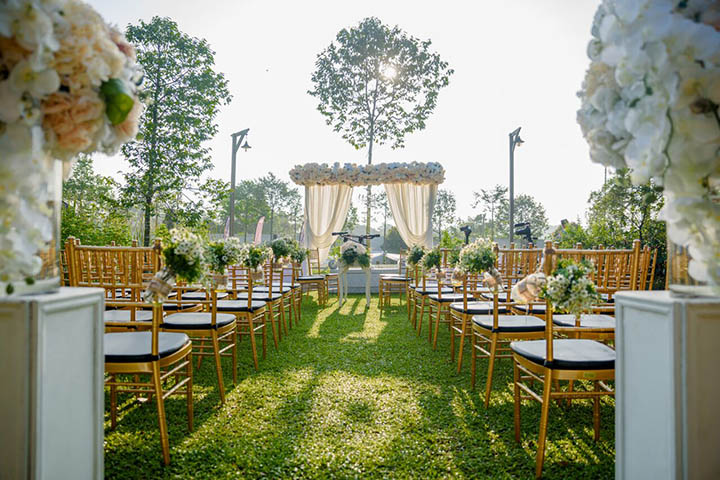 Guide To Planning A Backyard Wedding